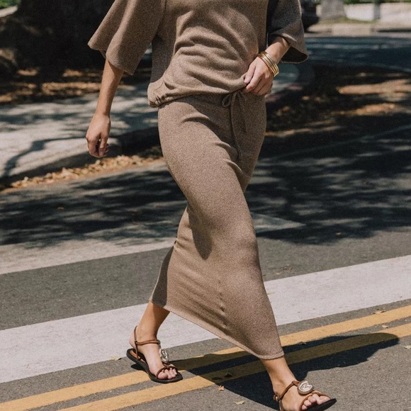 Zara NWT viscose knit stretchy midi skirt light brown tan - Picture 2 of 10